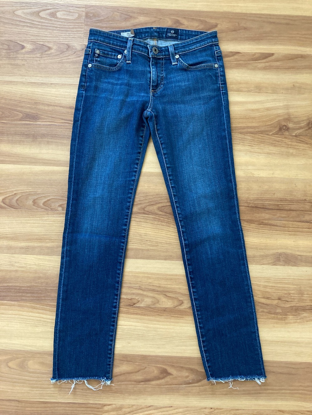 Women’s Medium Wash Blue Skinny Jeans THE STILT Distressed Hem